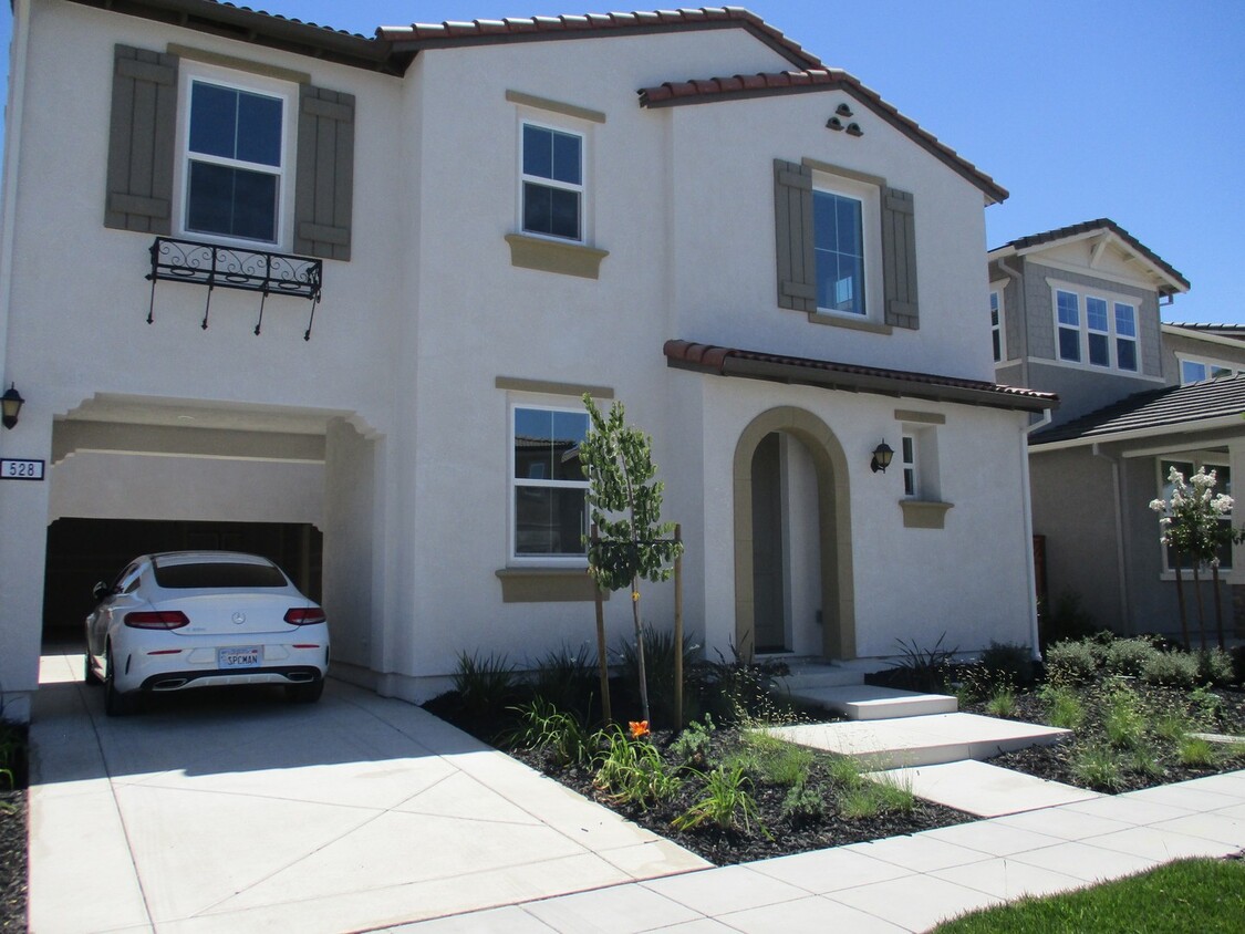 Primary Photo - Newer 2 Story Home in Mountain House