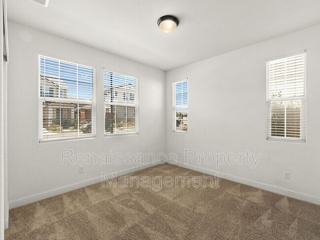 Building Photo - 219 Bella Serata Ave