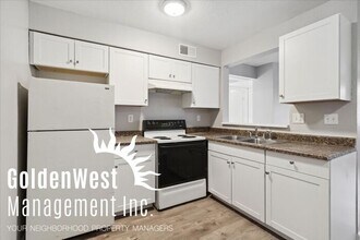 Building Photo - 837 E Montecito Ave