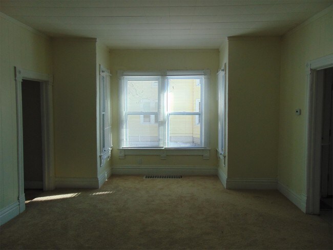 Foto del edificio - 1415 E Walnut St