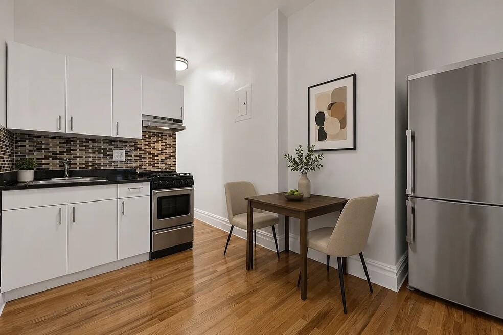 274 Mott St