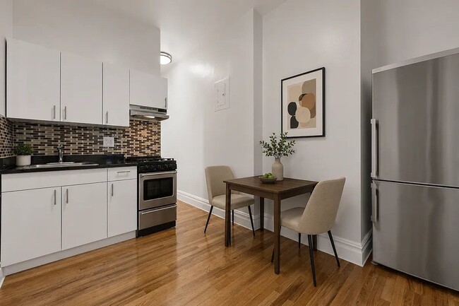 Building Photo - 274 Mott St