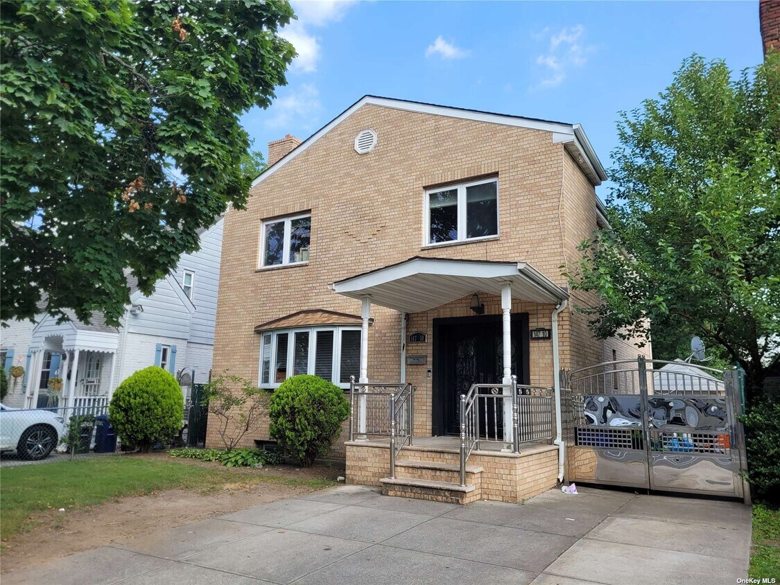 Primary Photo - 147-10-147-73 73rd Ave