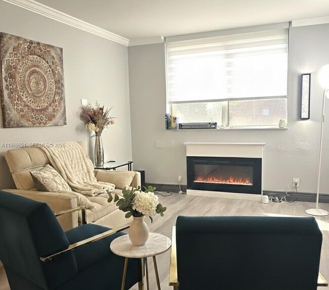 Foto del edificio - 2401 Riverside Dr