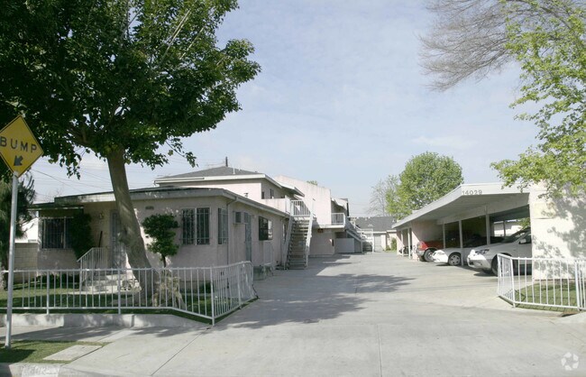 Building Photo - 14029 Arthur Ave