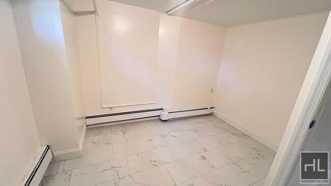 Foto del edificio - 1465 E 64th St