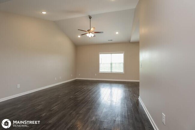 Building Photo - 728 Mitscher Dr, Spring Hill, TN 37174
