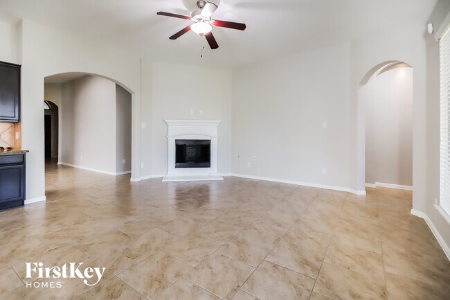 Foto del edificio - 18030 Dorman Draw Ln