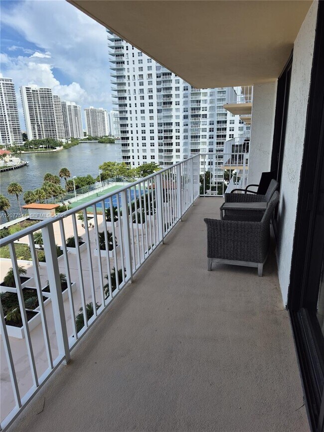 Foto del edificio - 290 174th St