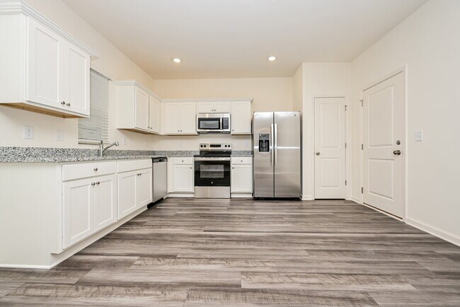 Foto del edificio - 7661 Saffron Ave