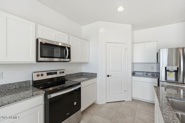 Building Photo - 1139 W Sand Cyn Ct