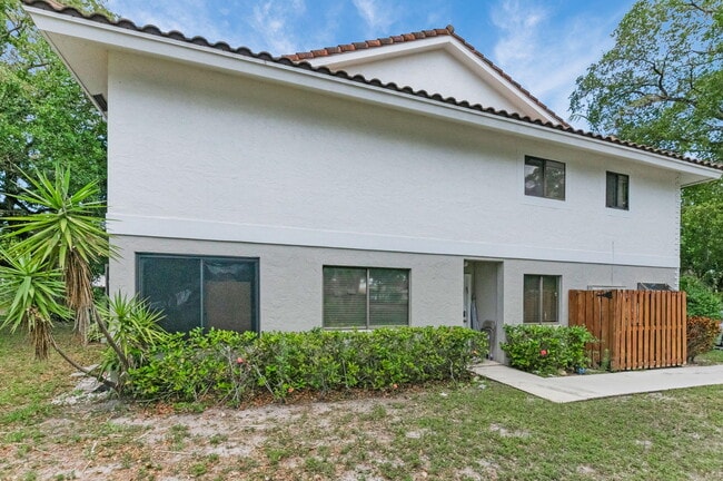 Foto del edificio - 7890 Lago Del Mar Dr