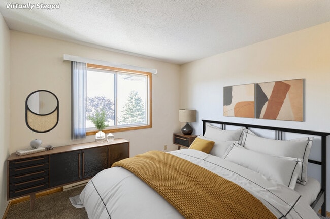Building Photo - Mapleview Villa Apartments