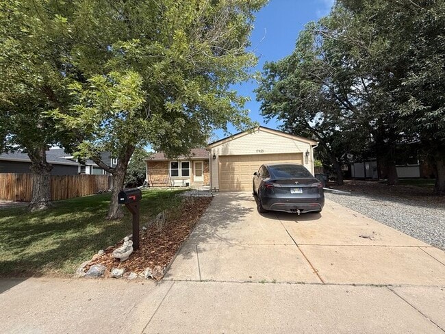 Charming 3 beds 2 baths in Centennial! - Charming 3 beds 2 baths in Centennial! House