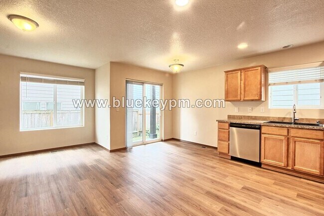 Foto del edificio - 3 Bed, 2.5 Bath Home Near Walnut Grove Elementary School