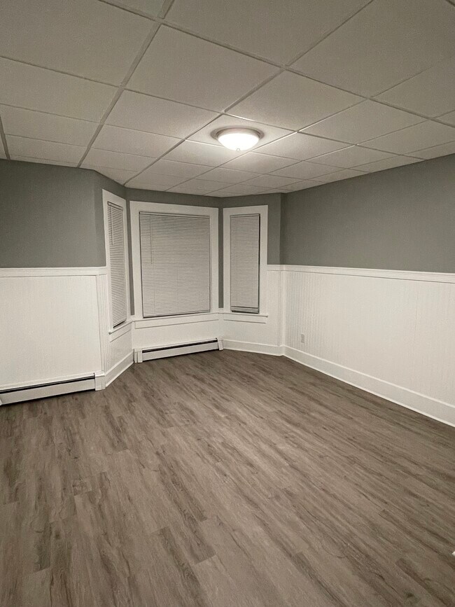 16 Greenwood Street Unit APT 1, Gardner, MA 01440 Apartments in Gardner, MA