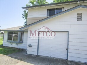 Building Photo - 4020-4022 Southway Loop