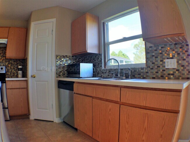 Foto del edificio - 4437 Stonemeadow Dr