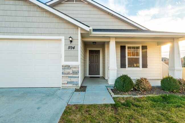 Building Photo - Beautiful Home in the growing Meridian