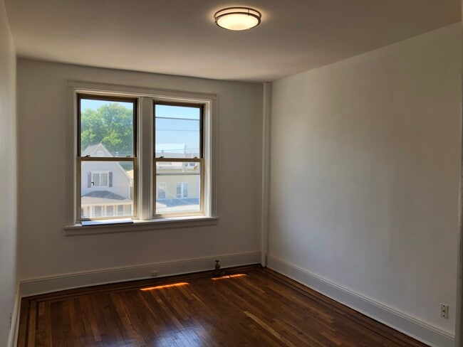 Building Photo - 162 Avenue C