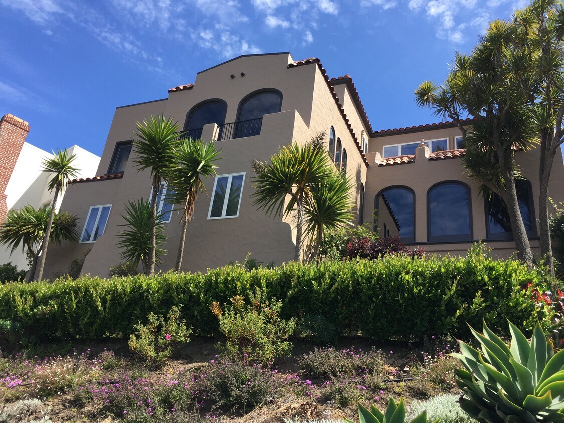 Primary Photo - 1290 Monterey Blvd