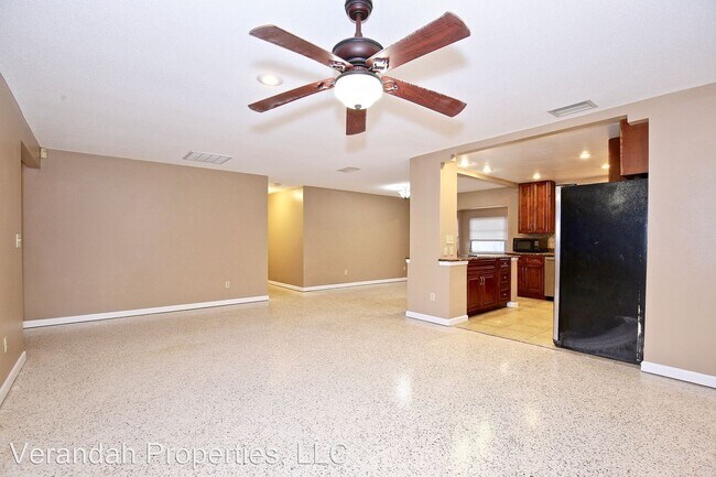 Building Photo - 3 br, 2 bath House - 5525 Chenault Ave