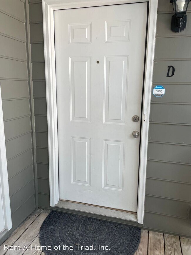 Building Photo - 2 br, 2 bath House - 719-D Shelby Drive
