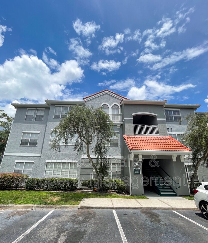 Photo - 18001 Richmond Pl Dr (Tampa, FL)
