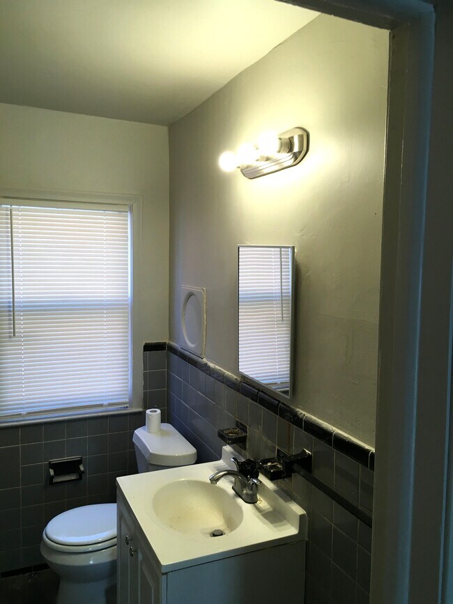 Foto del edificio - 18457-59 Hoover