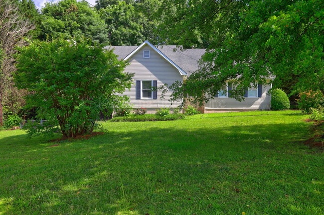 Photo - 212 Clarkdell Dr House