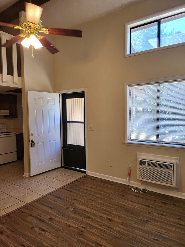 Foto del edificio - 2800 Garvin Rd NW