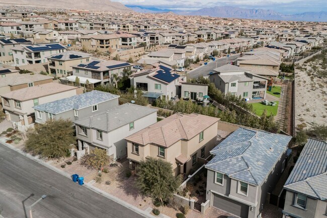 Foto del edificio - Summerlin West Location -  Ready for move-in