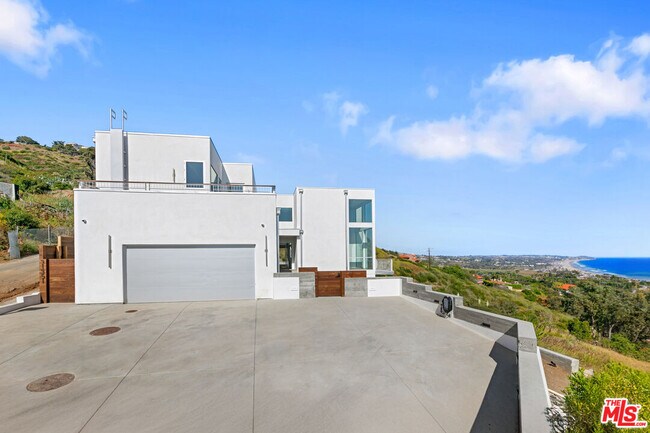 Foto del edificio - 31351 Pacific Coast Hwy