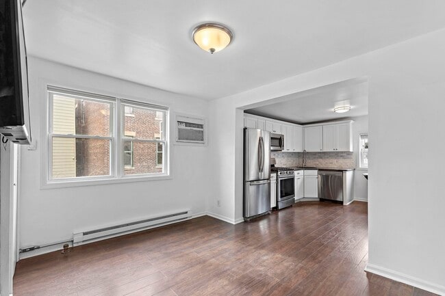 Building Photo - 41 Webster Ave