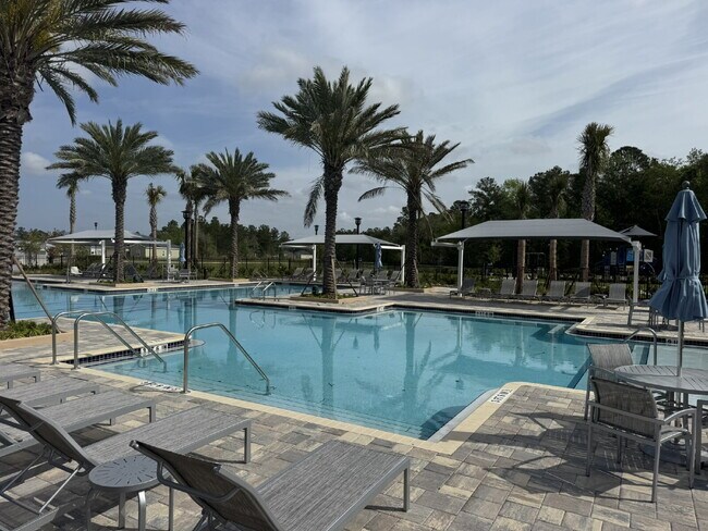 Building Photo - "Spacious 4-Bed Oasis with Granite Finishes & Guest Suite in Jacksonville!"