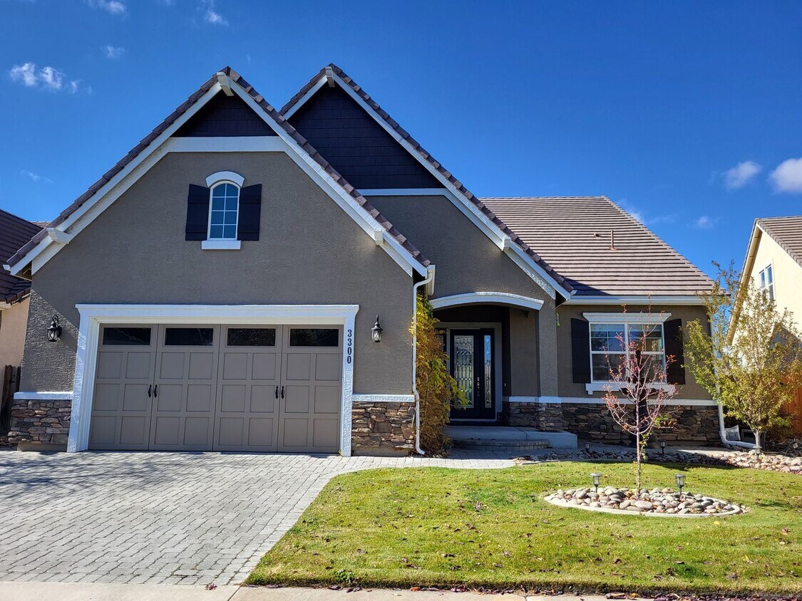 Perfect for Executive Housing! Close commu... House Rental in Minden