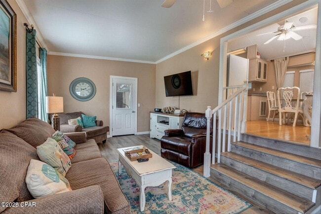 Building Photo - 1219 Thomas Dr