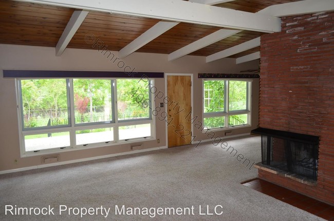 Building Photo - 1222 Ponderosa Dr