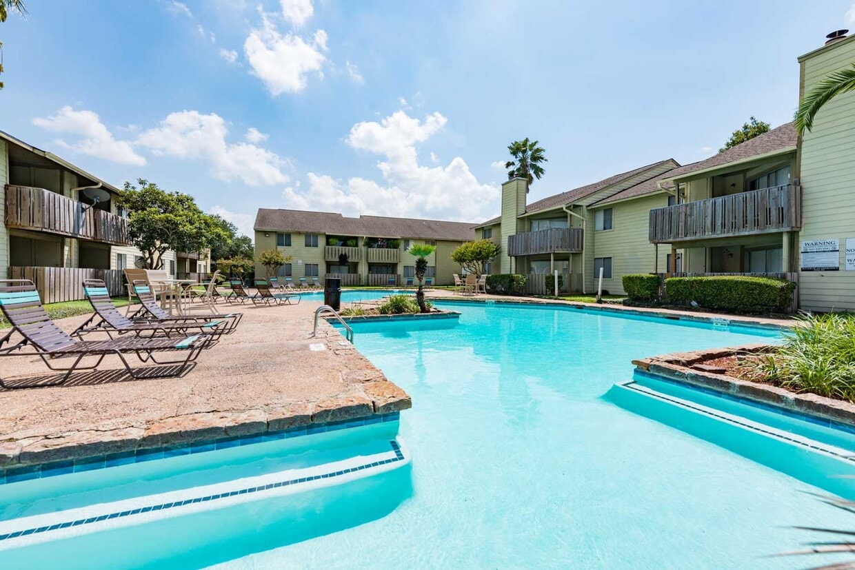 Primary Photo - The Landing at Westchase