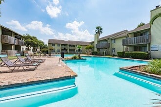 Building Photo - The Landing at Westchase
