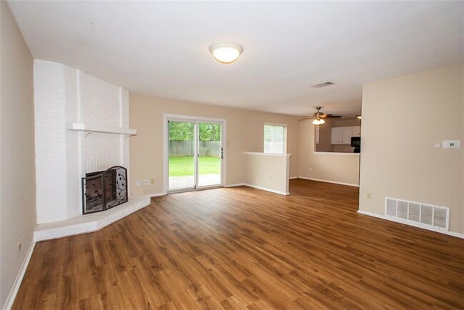 Foto del edificio - 7708 Wakefield Dr