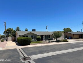 Building Photo - 1828 W Lawrence Ln