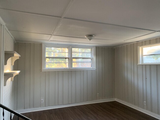 Building Photo - 1465 Irwinton Rd