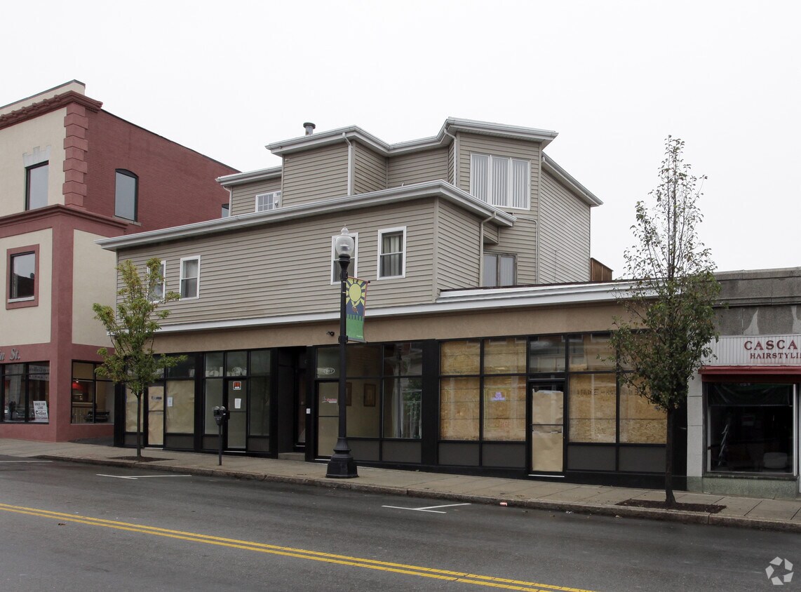 Primary Photo - 359 S Main St