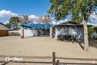 Building Photo - 328 E Balboa Dr