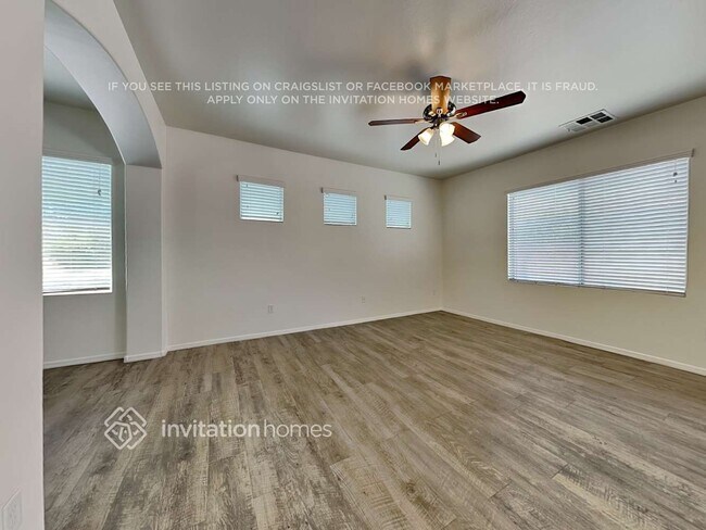 Building Photo - 7410 S 39th Dr