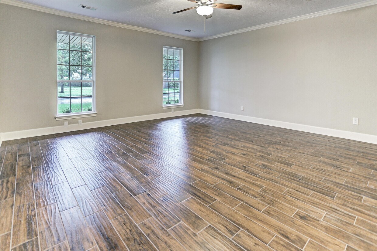 Foto principal - 4315 Woodvalley Dr