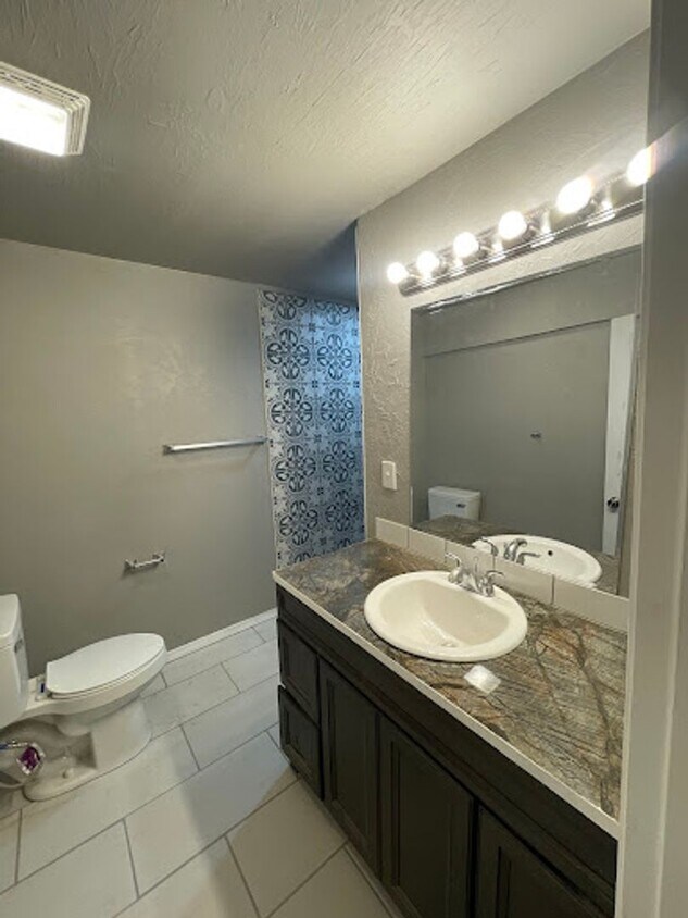 Primary Photo - Awesome 3 bed 3 bath for rent!!!