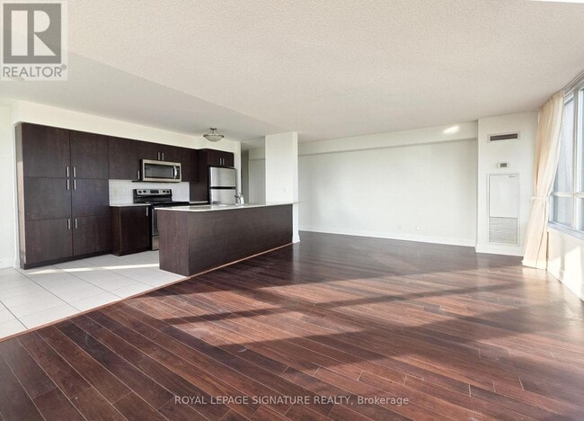 Building Photo - 1060 Sheppard Ave W