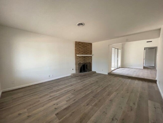 Building Photo - Great 3 Bed 2 Bath in Arden Arcade